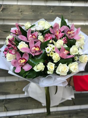 Букет цветов из: Розы и Хризантемы в Усть-Качка