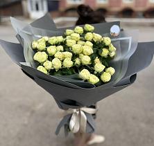Букет Белые кустовые розы Солинеро в Усть-Качка