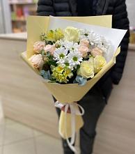Букет цветов из:  Альстромерии, Розы и Хризантемы в Усть-Качка